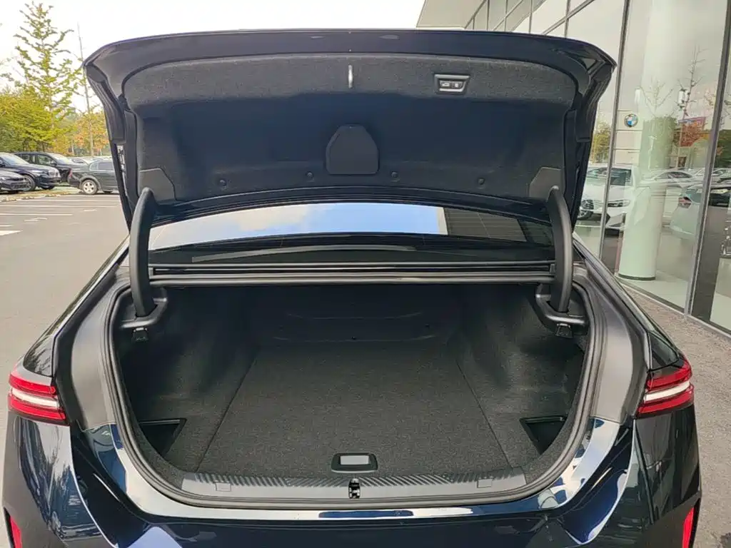 BMW i5 — миниатюра 19