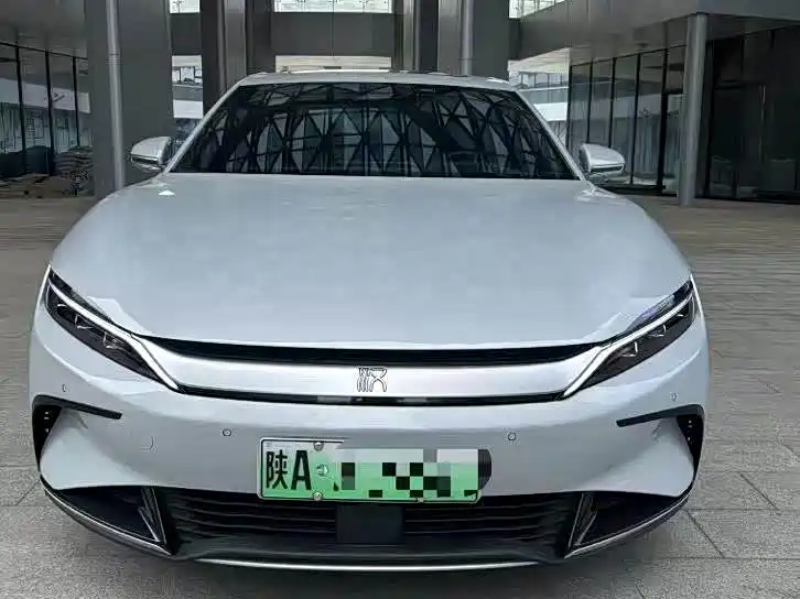 BYD Han — миниатюра 2