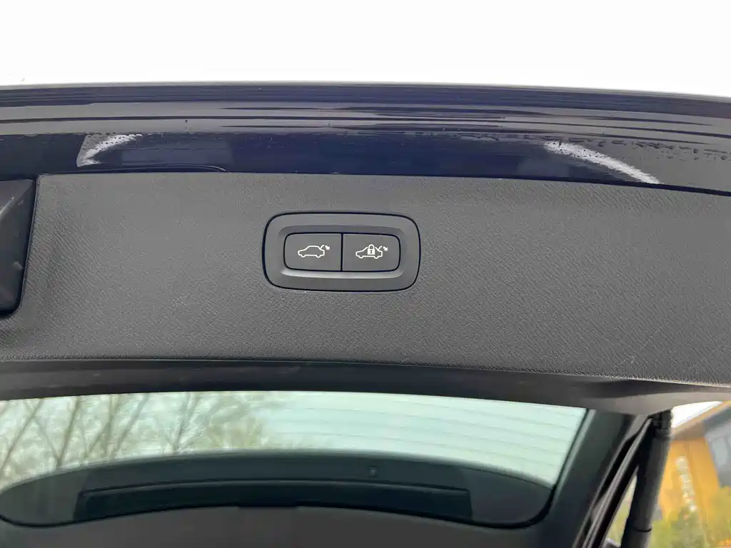 Volvo XC90 — миниатюра 18