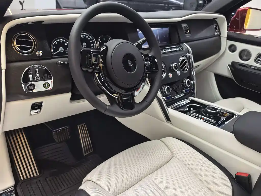 Rolls-Royce Cullinan — миниатюра 12