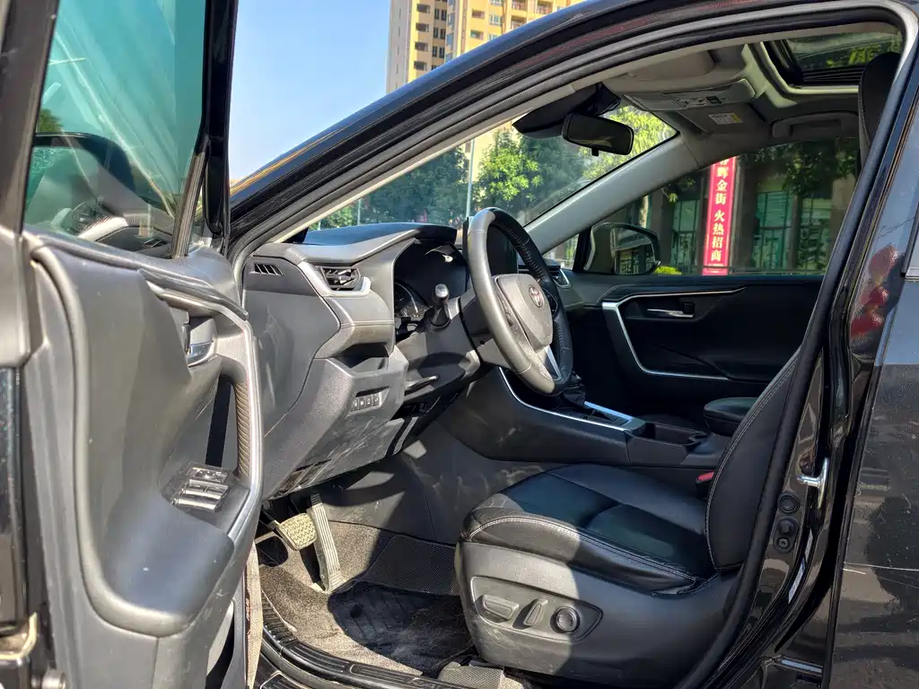 TOYOTA RAV4 RONGFANG