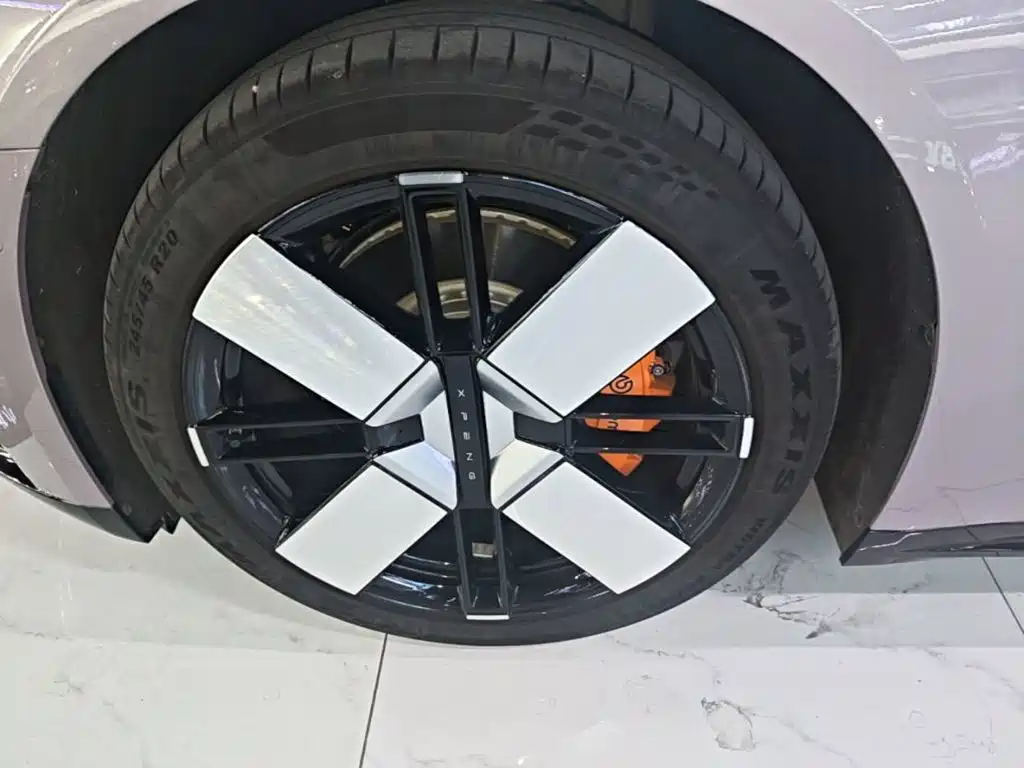 XPeng P7 — миниатюра 23