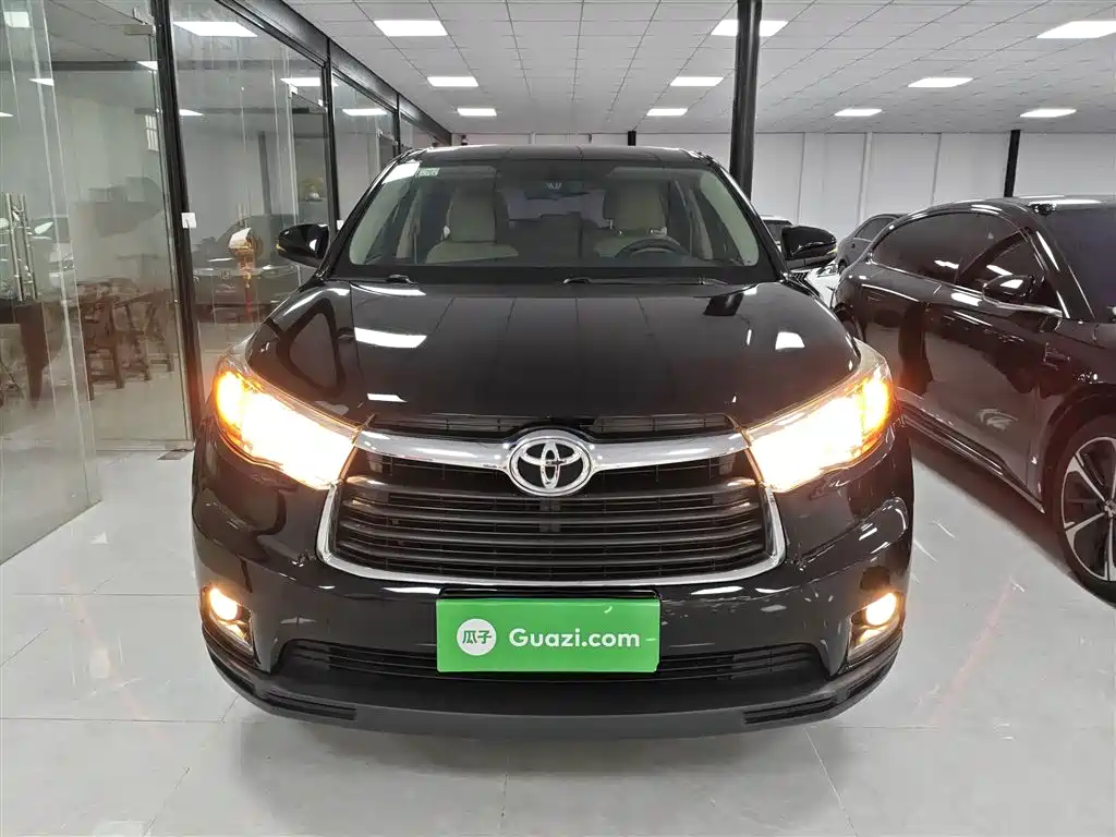 Toyota Highlander 2017 2.0T Elite 7 мест