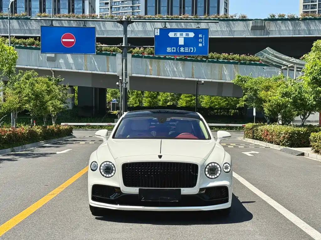 Bentley Flying Spur 2023