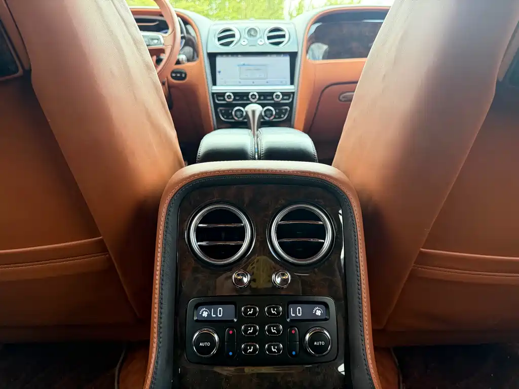 Bentley Flying Spur — миниатюра 15