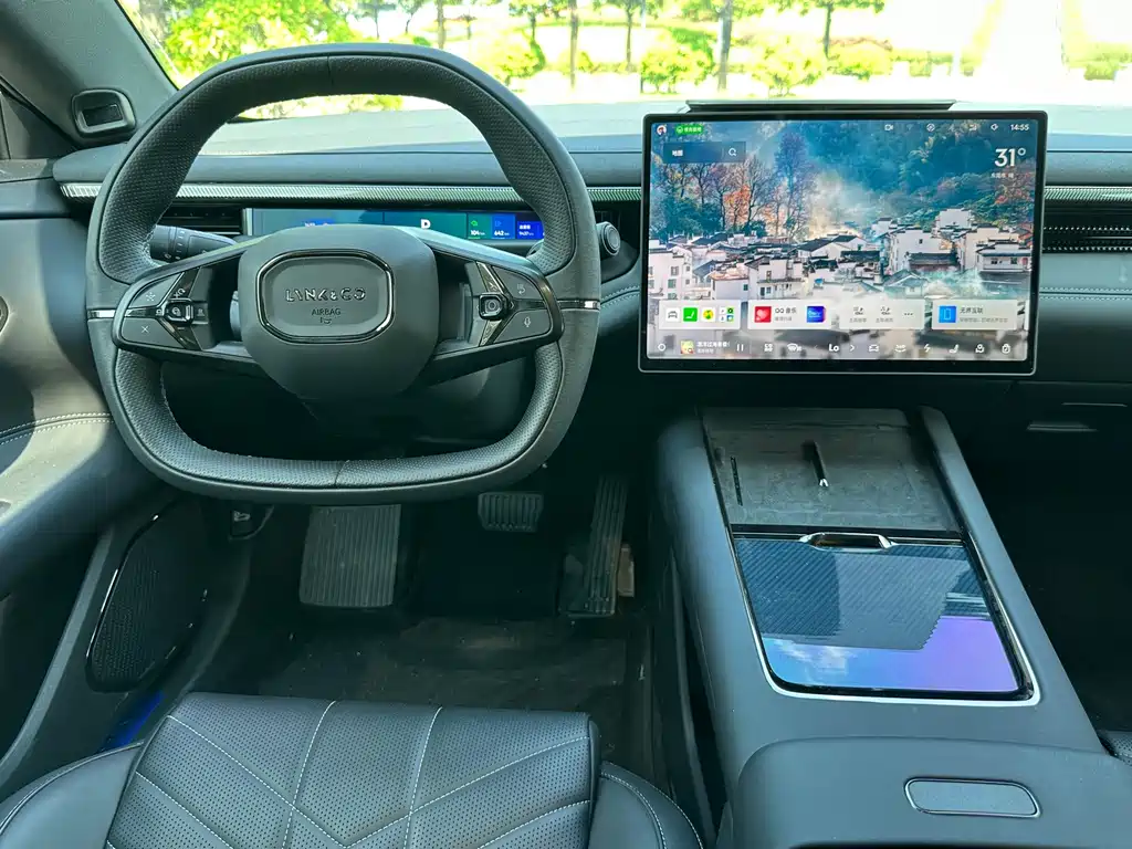 Lynk & Co 10 — миниатюра 8