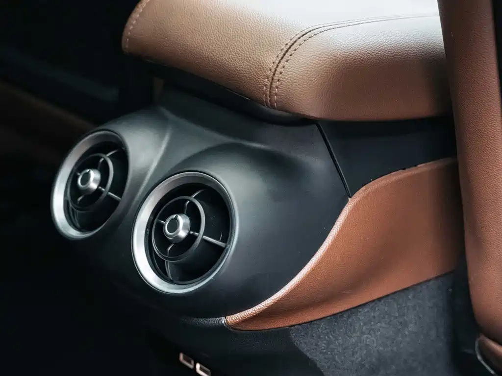 Alfa Romeo Stelvio — миниатюра 19