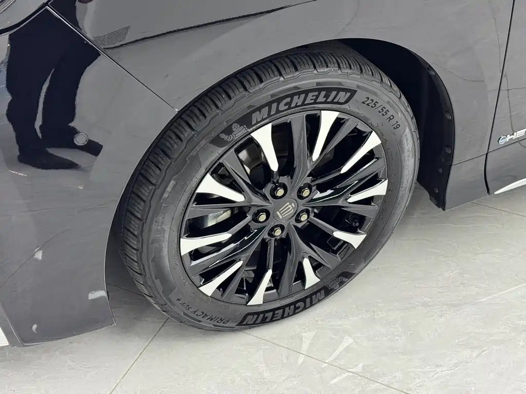 Toyota Vellfire — миниатюра 22