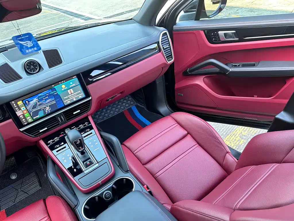 Porsche Cayenne — миниатюра 11