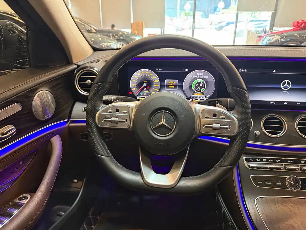 Mercedes-Benz E-Class — миниатюра 18