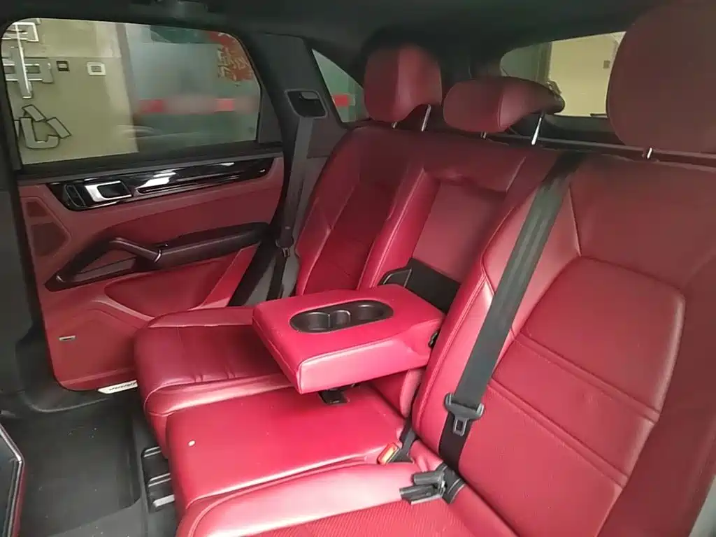 Porsche Cayenne — миниатюра 22