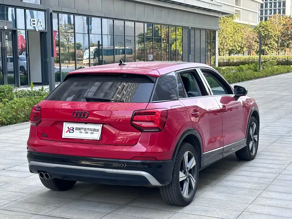 AUDI Q2L