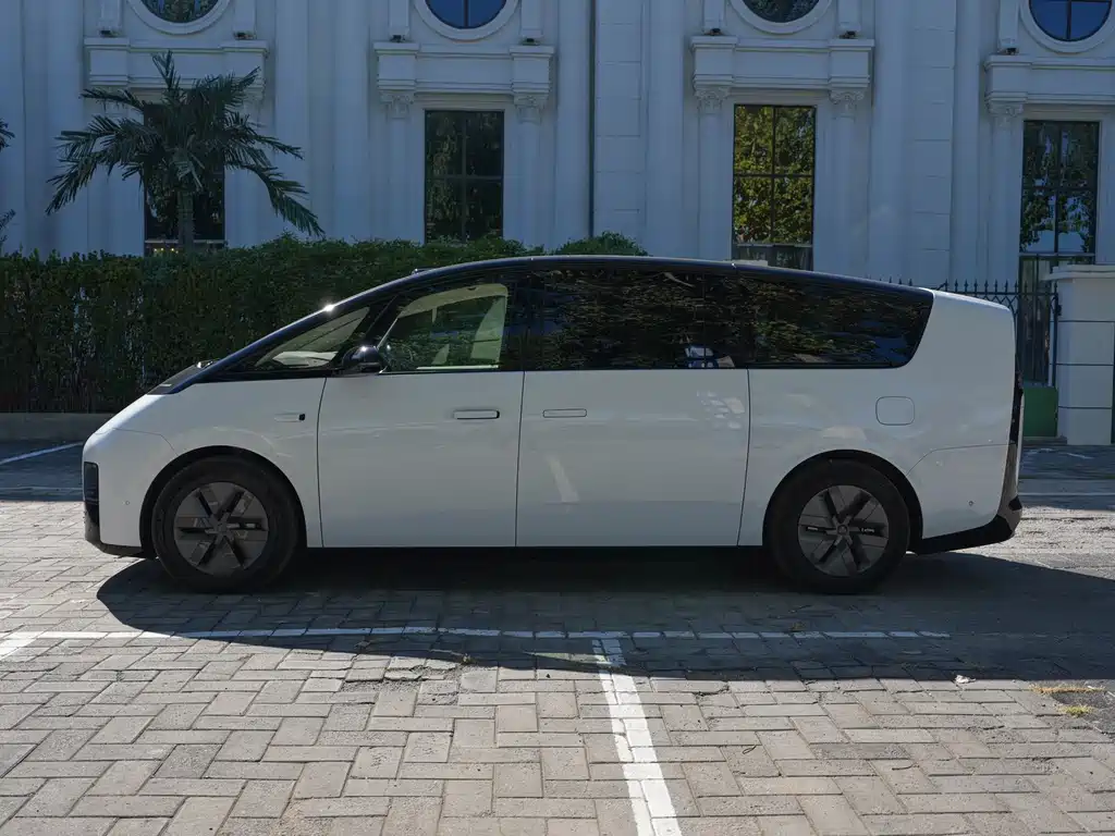 Li Auto Li MEGA — миниатюра 8