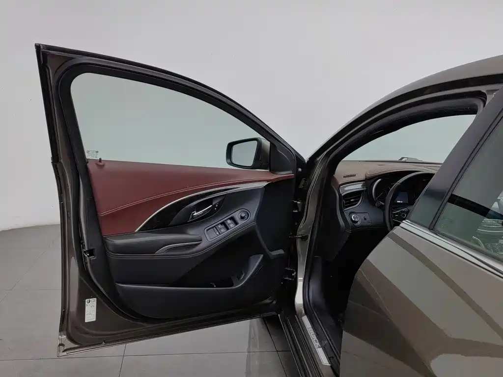 Buick LaCrosse — миниатюра 8