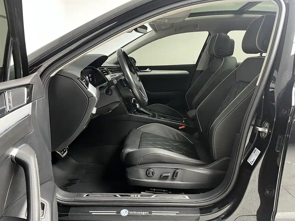 VOLKSWAGEN MAGOTAN GTE PLUG IN HYBRID