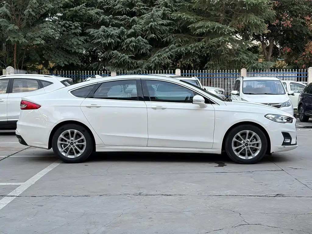 Ford Mondeo — миниатюра 17