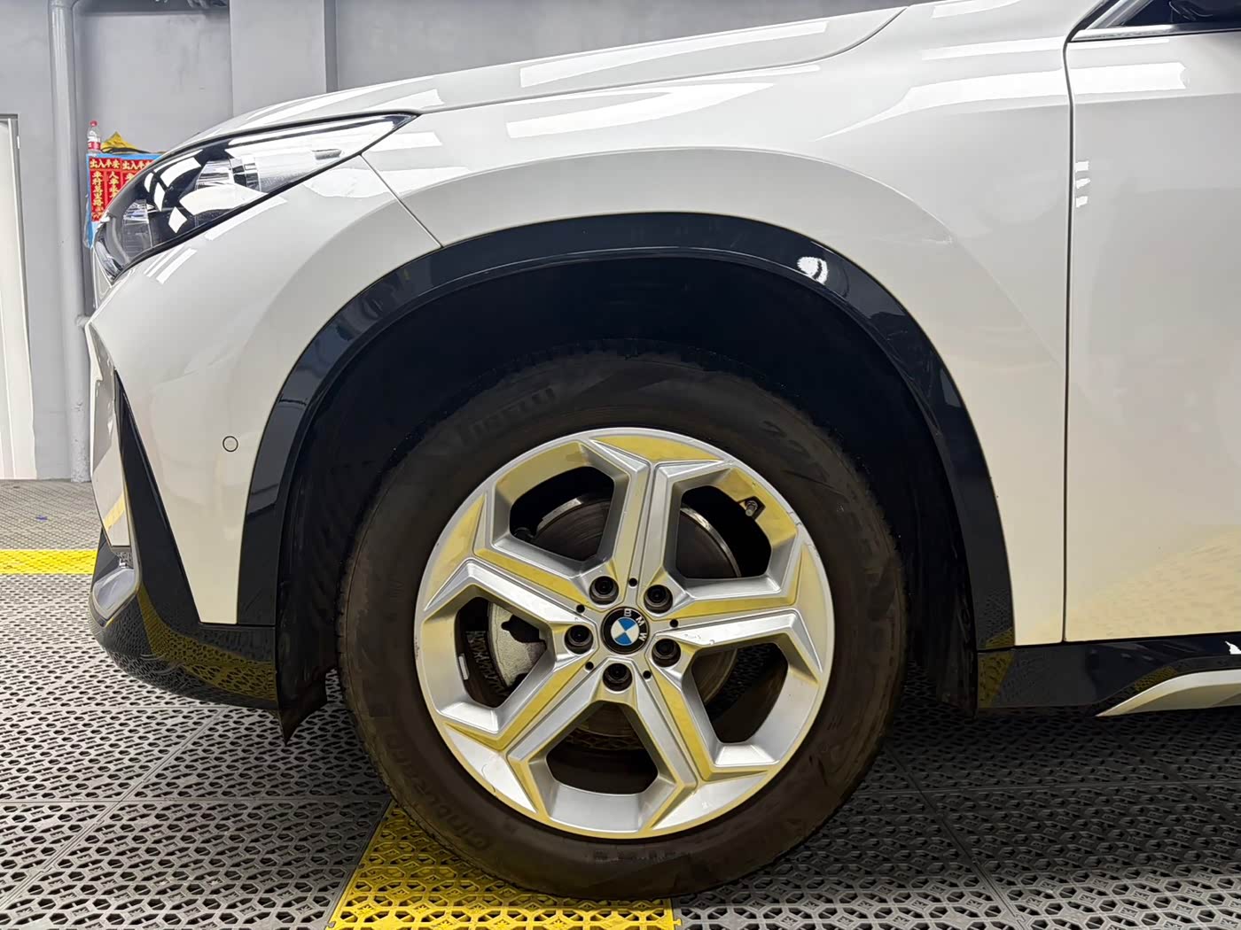 BMW X1 1.5 л 2023 г. Белый, пробег 40000 км