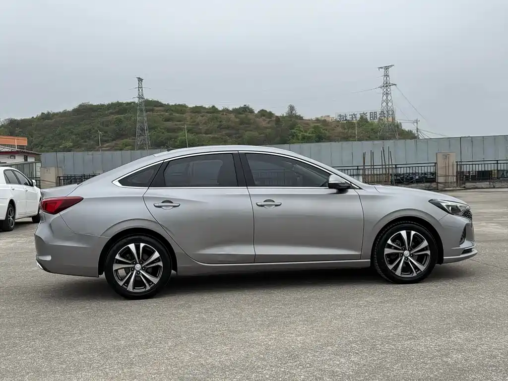 Changan Eado — миниатюра 4