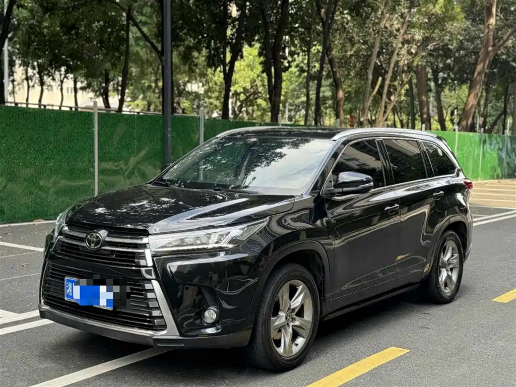 Toyota Highlander 2018 2.0T Luxury 7 мест V
