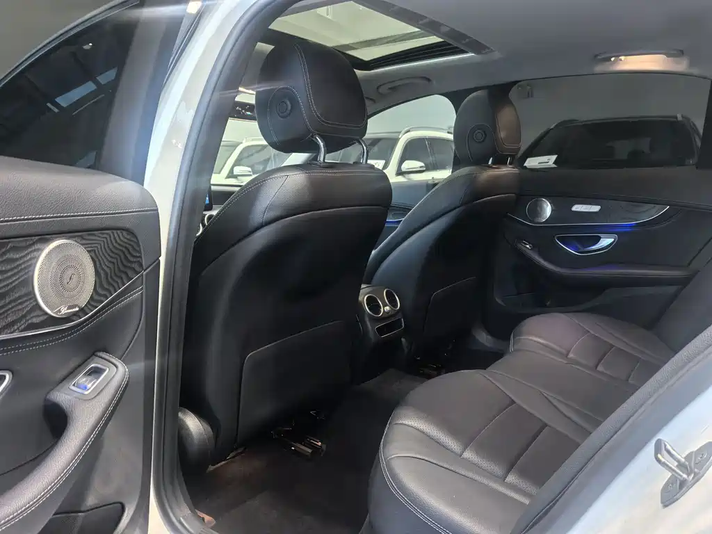 Mercedes-Benz C-Class — миниатюра 9
