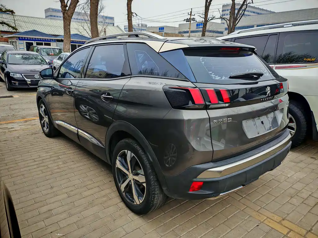 PEUGEOT 4008