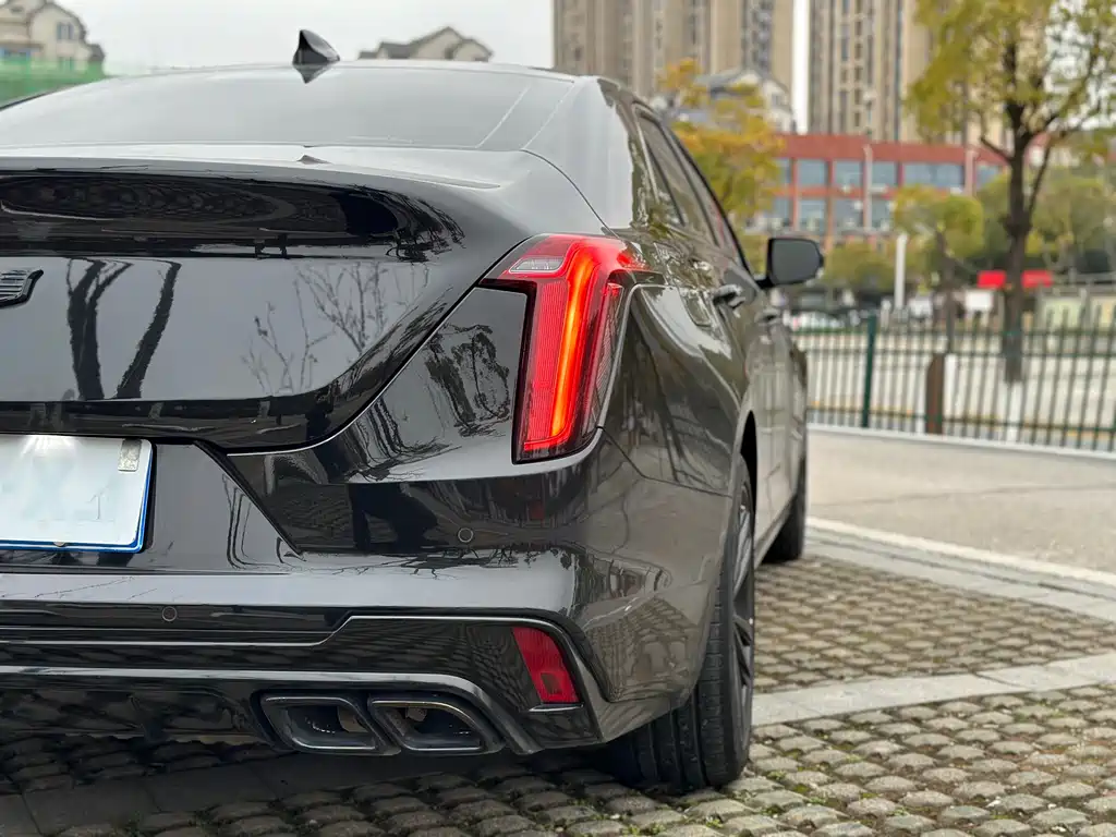 CADILLAC CT4