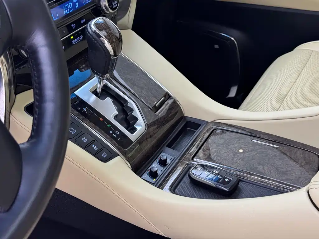 Toyota Alphard 2020 2.5L Luxury