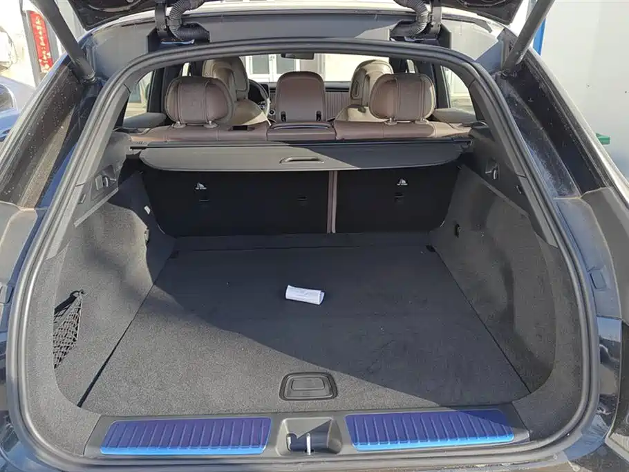 MERCEDES-BENZ EQE SUV