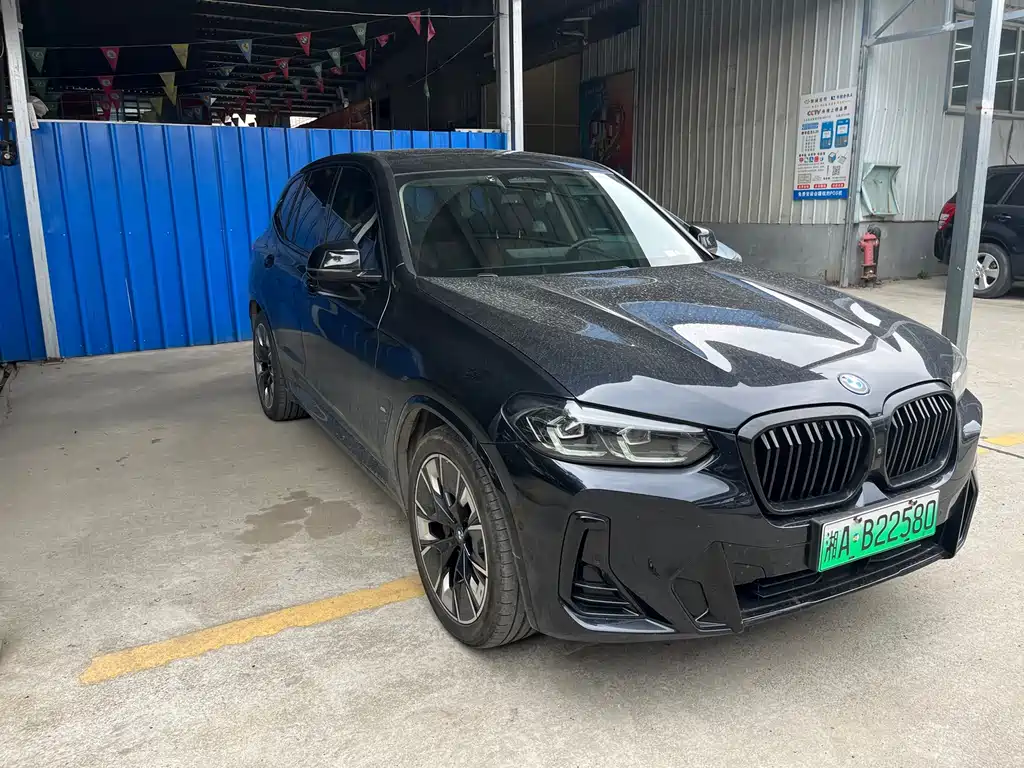 BMW IX3