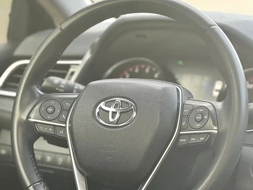 TOYOTA CAMRY