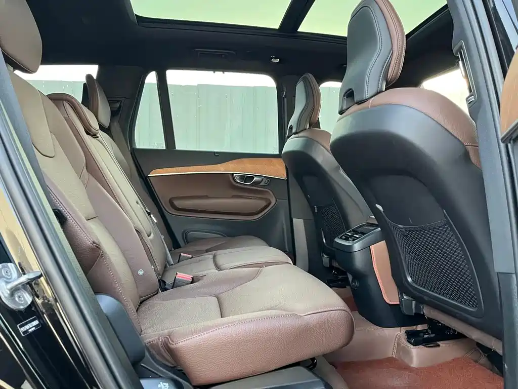 Volvo XC90 — миниатюра 21