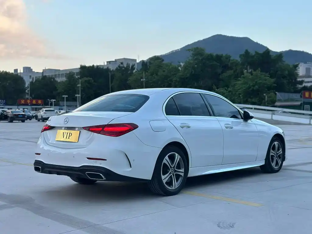 Mercedes-Benz C-Class — миниатюра 7