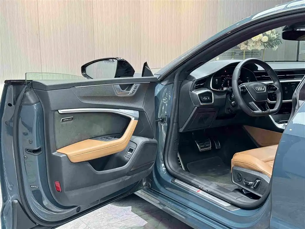 Audi A7L 2022 55 TFSI quattro S-line edition one