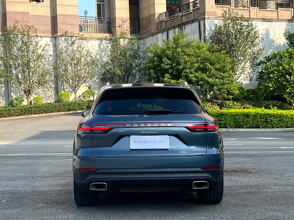 Porsche Cayenne — миниатюра 5