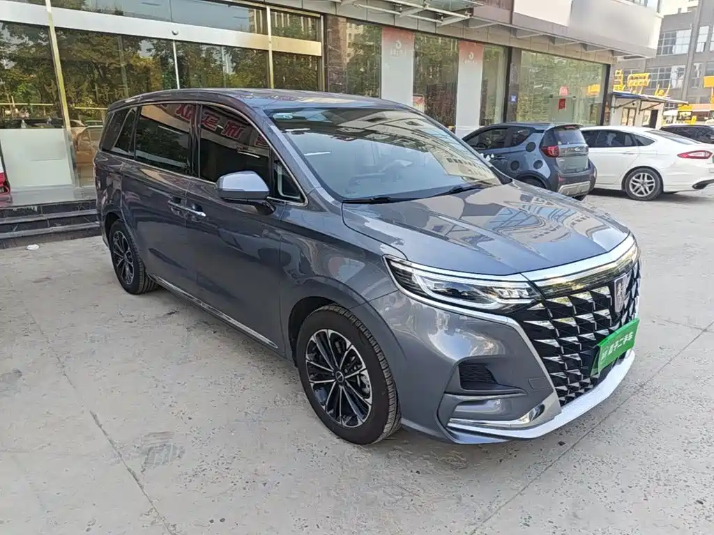 Roewe iMAX8 — миниатюра 4