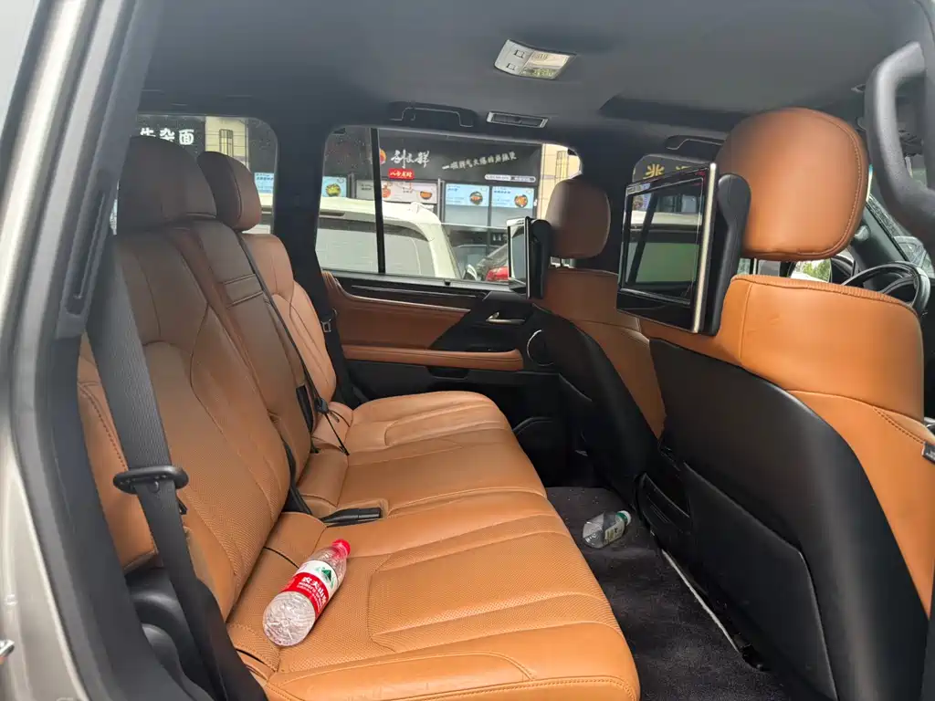 Lexus LX 2021 570