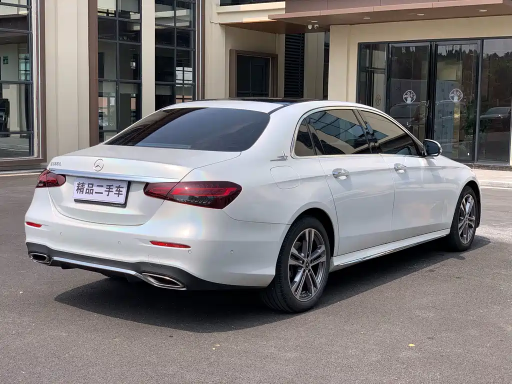 Mercedes-Benz E-Class — миниатюра 6