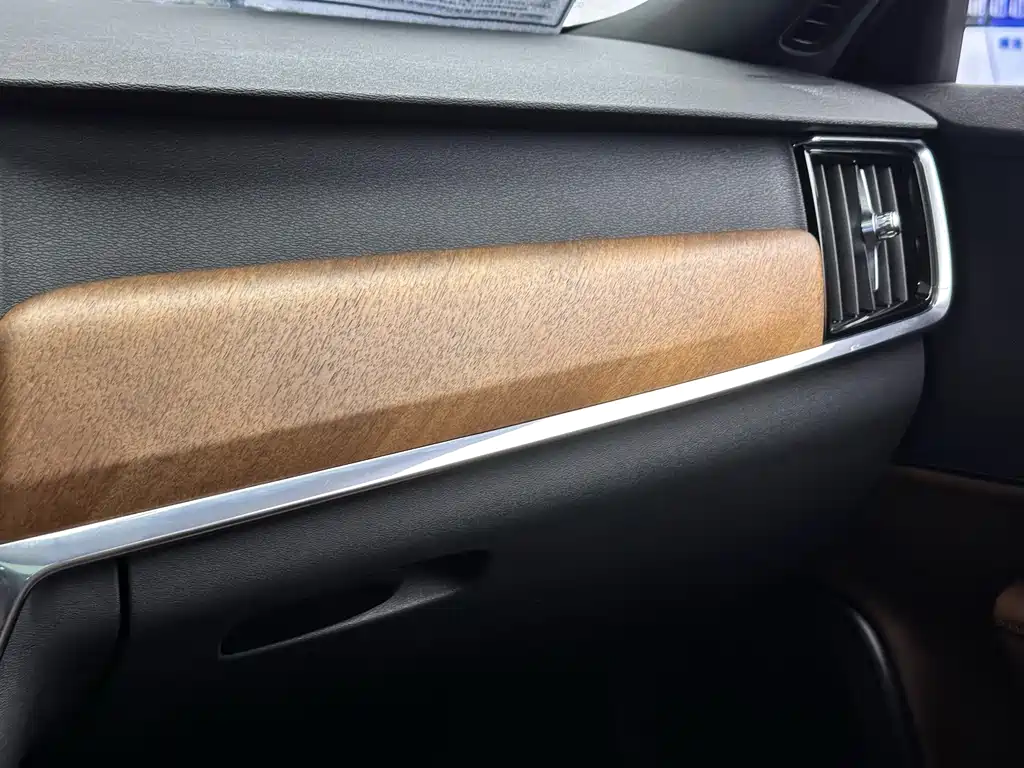 Volvo S90 PHEV — миниатюра 14