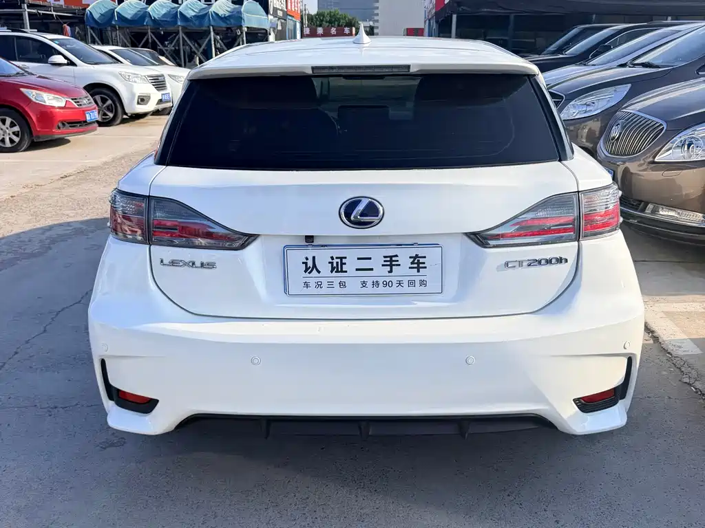 Lexus CT — миниатюра 5