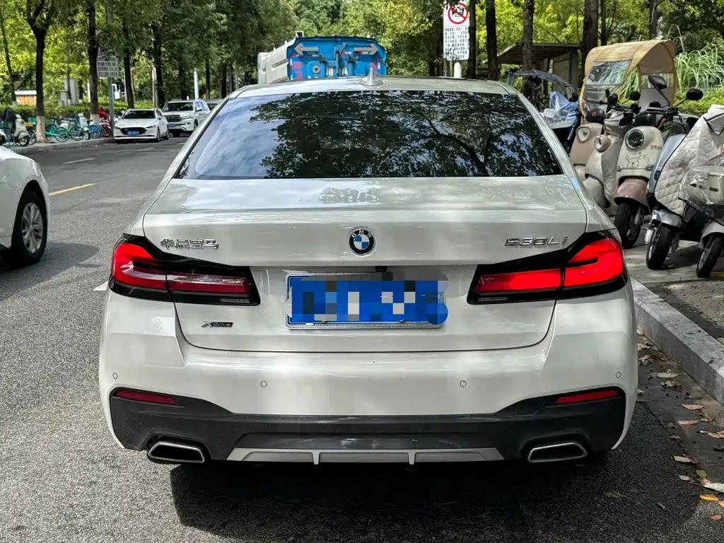 BMW 5 Series — миниатюра 3