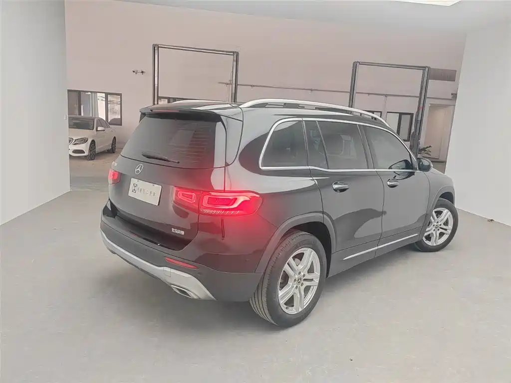 Mercedes-Benz GLB — миниатюра 2