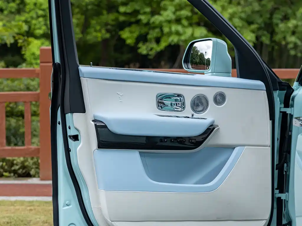 Rolls-Royce Cullinan — миниатюра 19