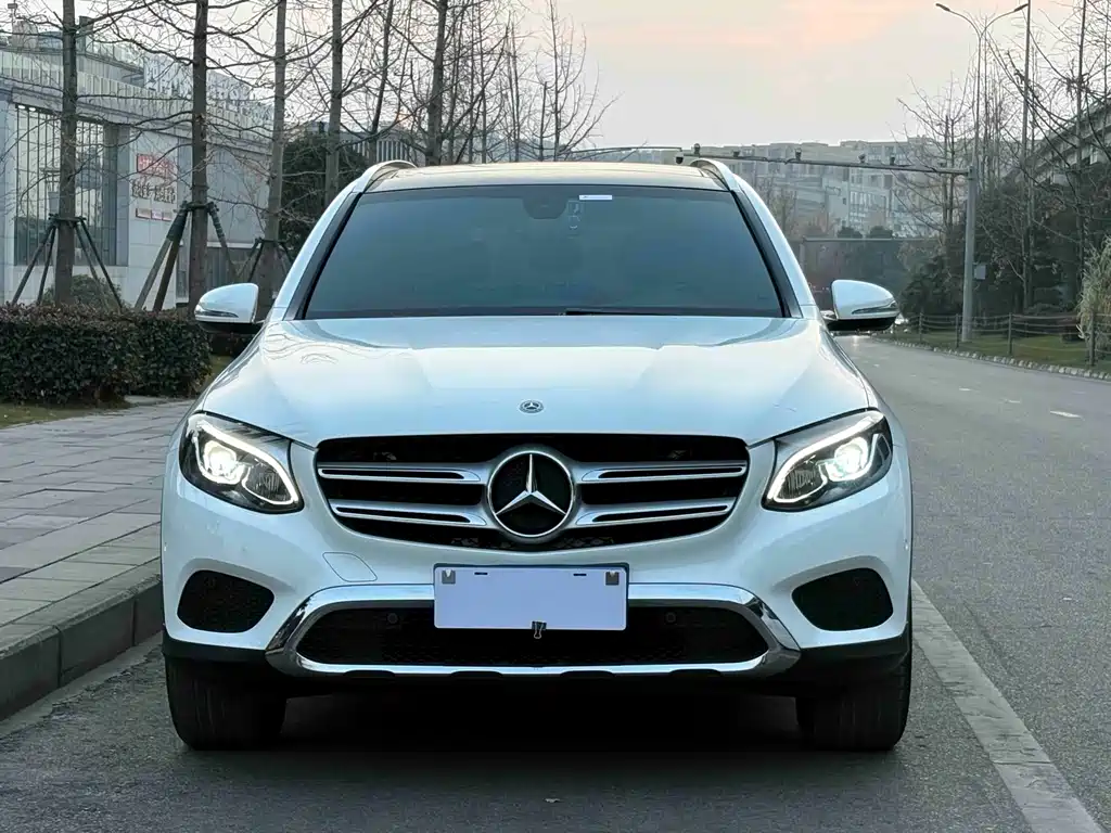 MERCEDES-BENZ GLC