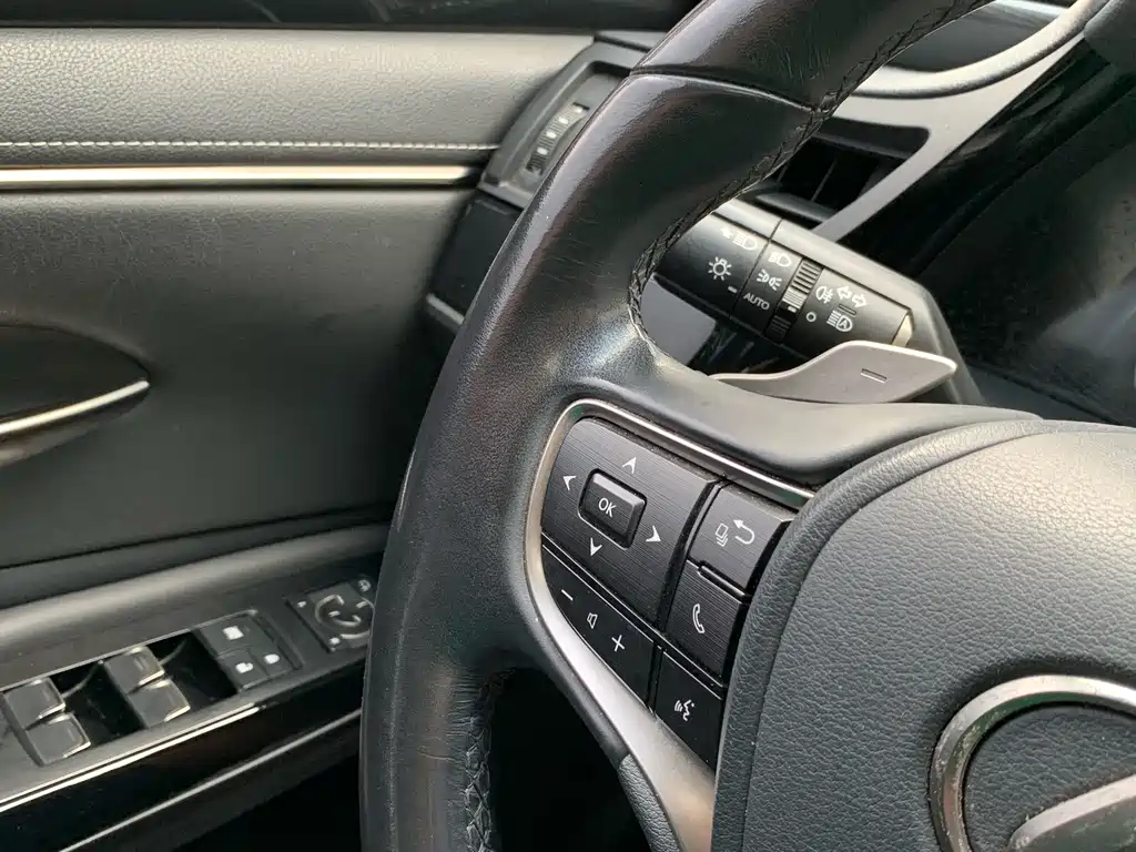 Lexus ES — миниатюра 22