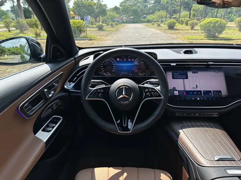 Mercedes-Benz E-Class — миниатюра 18