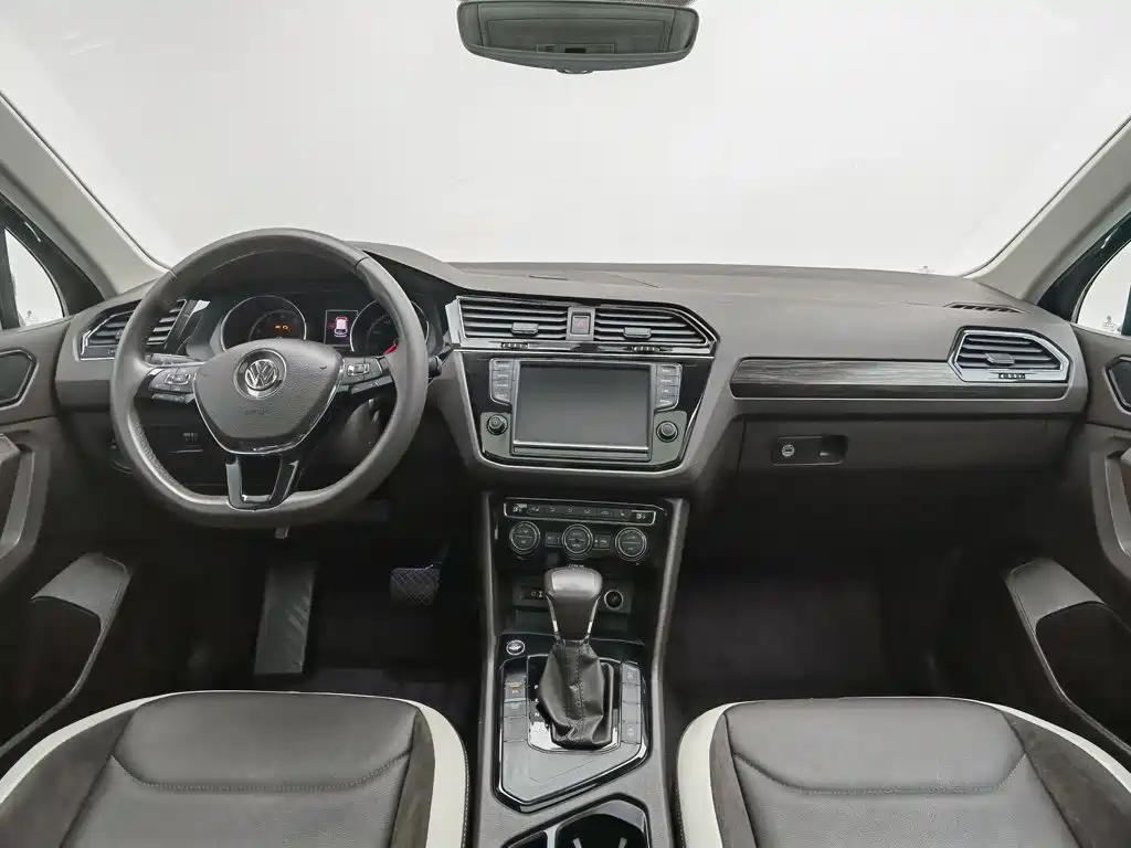 Volkswagen Tiguan L — миниатюра 5