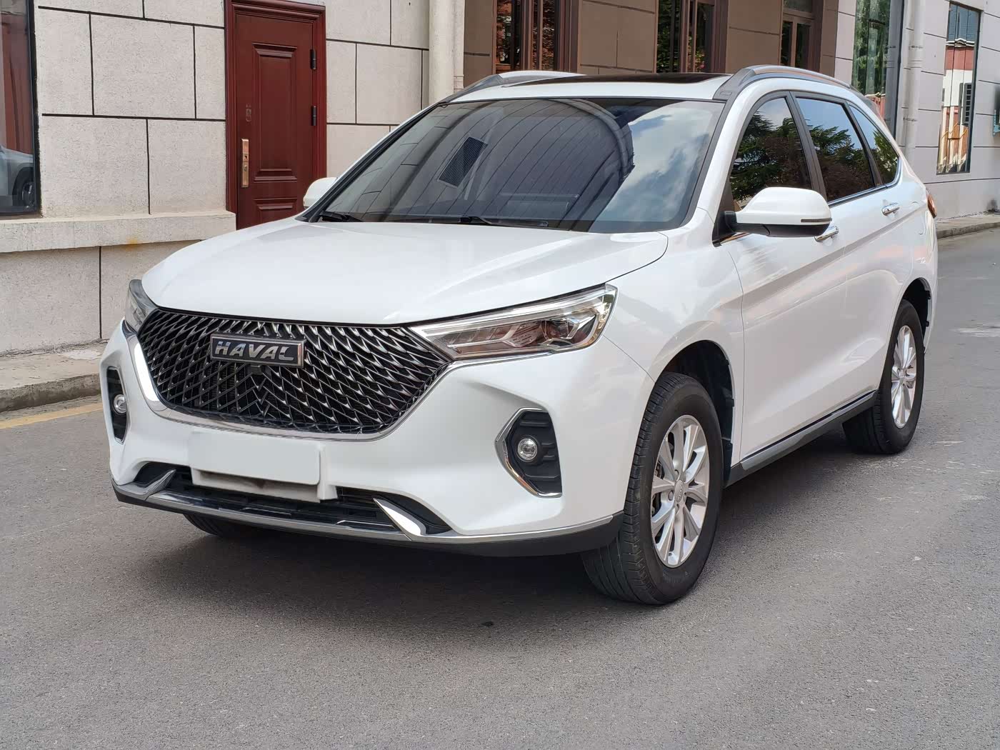Haval Haval M6 1.5 л 2021 г. Белый, пробег 17000 км