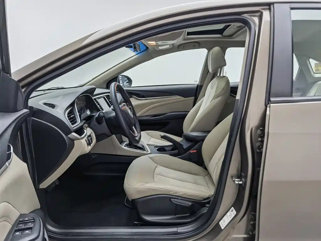 Buick Excelle — миниатюра 10