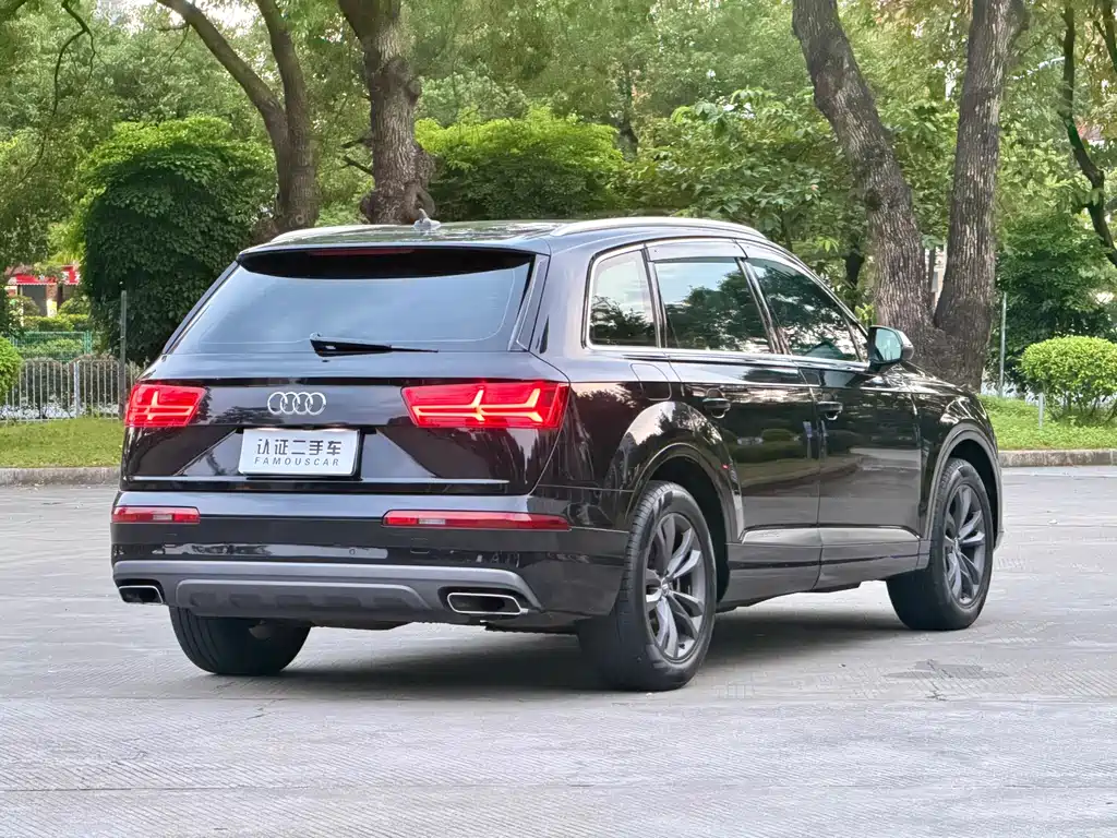 Audi Q7 — миниатюра 5