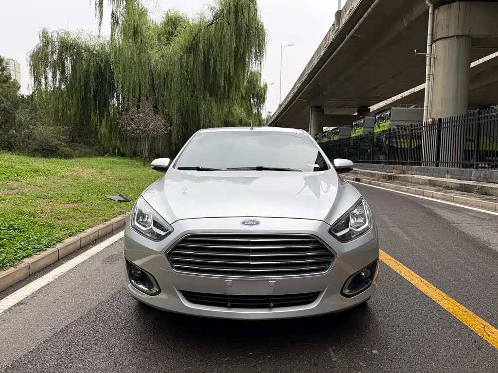 Ford Escort — миниатюра 2